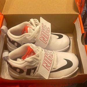 New in box Nike team hustle sneakers never been worn
